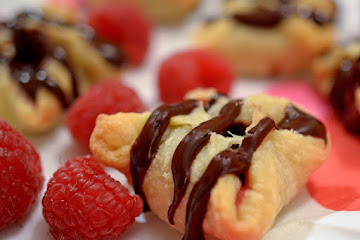 Puffed Chocolate Raspberry Wontons