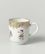 Cup with handle from the 'Swellengrebel service' with a double crowned monogram and a border with floral scrolls