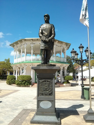 Estatua Gregorio Luperon