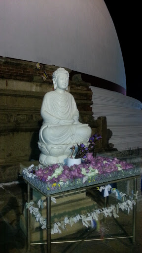 Buddha Statue of Mirisawatiya Temple