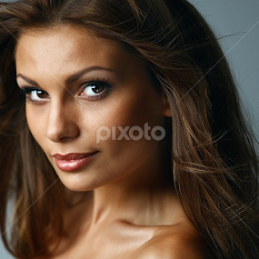 Toma by Anatol Misnikou - People Portraits of Women