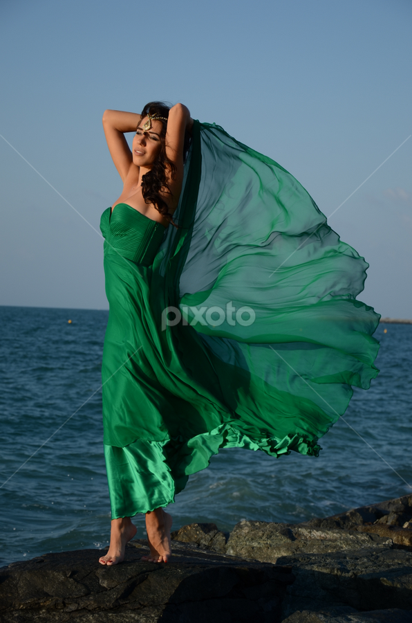 mira by Ahmad Alshiekh - People Fashion