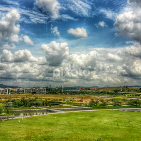 Cloudy by Lincoln S.L. - Instagram & Mobile Android