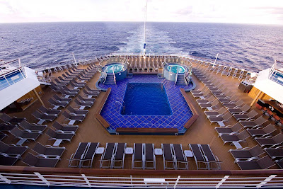 The aft pool aboard Carnival Splendor. 