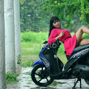 Sore... (kemarin) by Ainul Black - People Portraits of Women