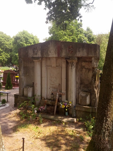 Prewar Family Grave