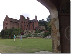 Chartwell from pergola ladies walking across the lawn 01082008998