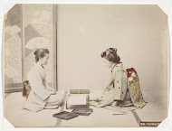 Twee Japanse vrouwen tijdens een les