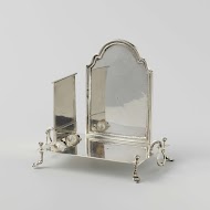 Haardplaat en vuurscherm op vuurplaat