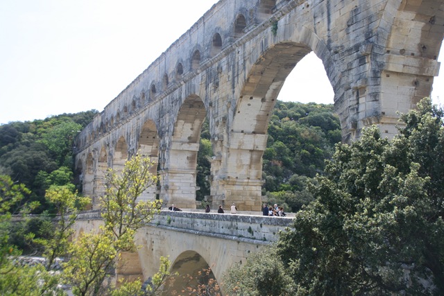 [PontduGuardandAvignon0201.jpg]