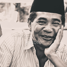 These Smile by De Wawan - Black & White Portraits & People