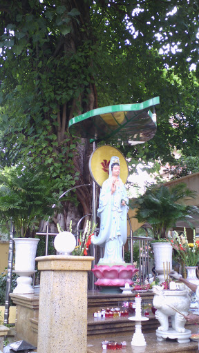 Phật Bà chùa Xá Lợi
