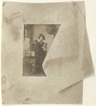 Prent naar een schilderij van Nicolaas Pieneman, voorstellende Rembrandt die een etsproef bestudeert