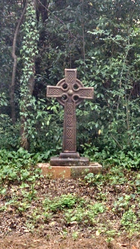 Celtic Cross Sculpture 