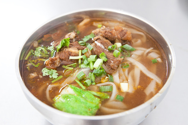 |食|高雄美濃 新風味的粄條 食為先牛肉粄條