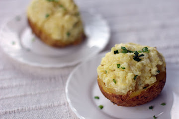 Sour Cream and Chives Twice Baked Potatoes