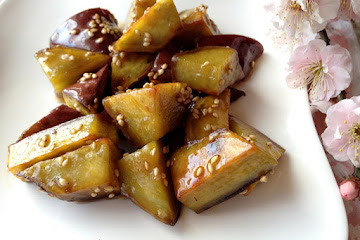 Maple-Glazed Sweet Potatoes (Japanese Daigaku Imo Style) w/ Vegan option