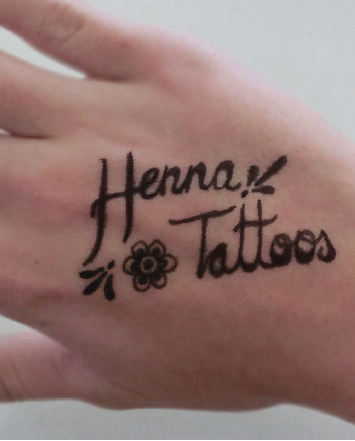 Making Henna Tattoo