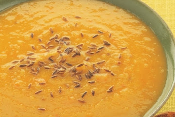 Spicy roasted parsnip soup
