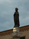 Statua Della Madonna Pellegrina