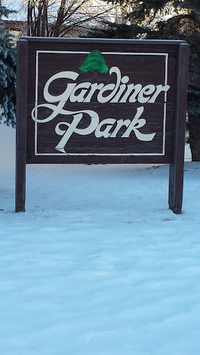Gardiner Park Sign North