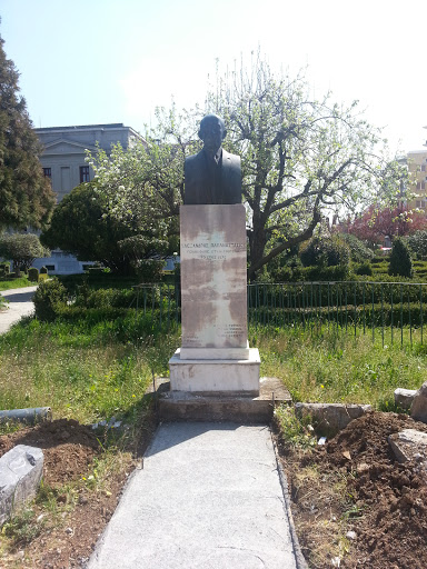 Alexandros Papanastasiou Statue
