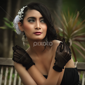 by Herry Aiyumi - People Portraits of Women