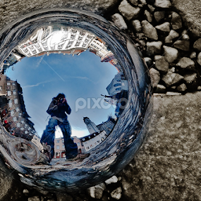 Gulliver! by Jesus Giraldo - Abstract Fine Art