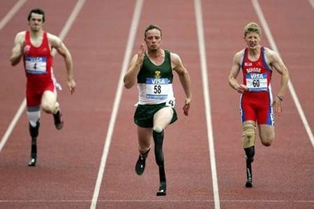 South African double-amputee Sprinter Oscar Pistorius running picture