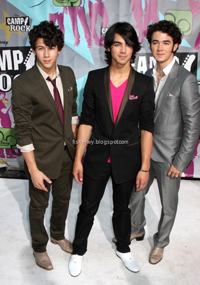 Photo of Nick Jonas, Joe Jonas and Kevin Jonas Camp Rock New York Premiere1