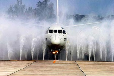 airplane washing pic