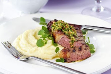 Griddled rump steak with watercress, hazelnut & red chilli pesto