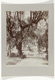 Fontein en bomen bij de Villa Borghese