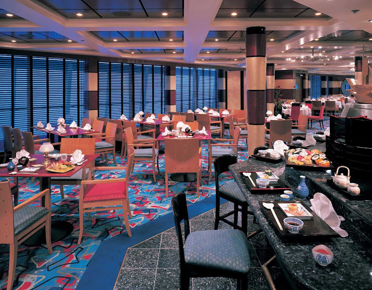 Ginza Sushi on Norwegian Sun has elegant interiors and delicious Asian dishes.
