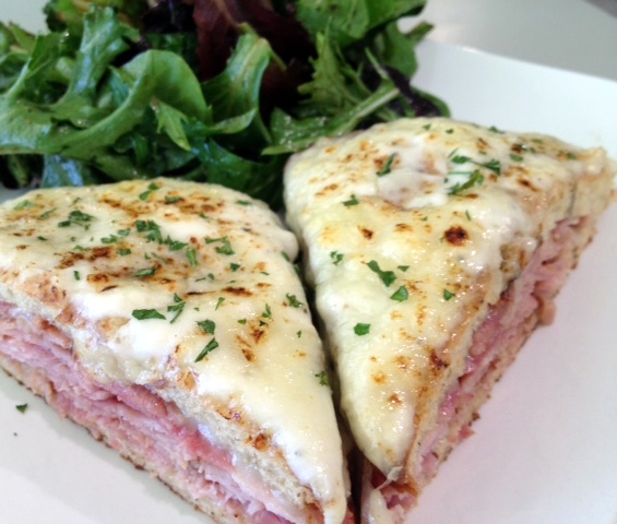 "Croque Monsieur" French style ham and cheese with Bechamel sauce on Multi Grain Bread.
Gourmet GIr