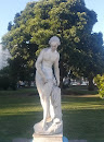 Estatua De La Dama