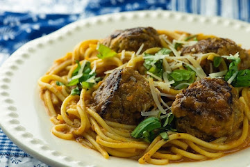 One Pot Spaghetti and Meatballs