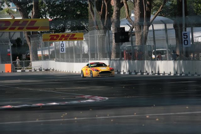 aston martin en course