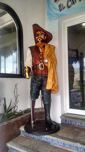 Estatua Capitan Morgan Pirate