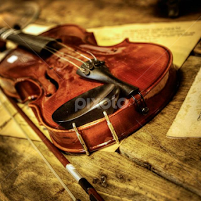 by Linda Stander - Artistic Objects Antiques