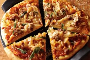Caramelized Onion and Gruy&amp;#232;re Pizza