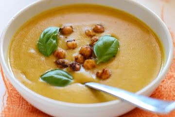 Sweet Potato Coconut Curry Soup
