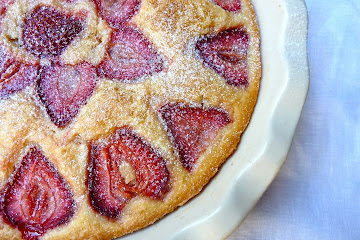 Strawberry Yogurt Cake for a Party