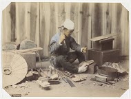 Japanse schoenmaker aan het werk