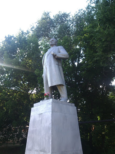 Памятник В. И. Ленину в с. Орловское