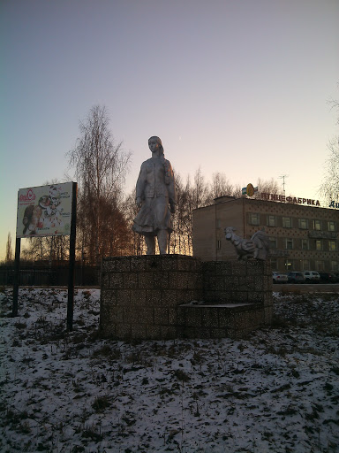 Памятник ТП и курица