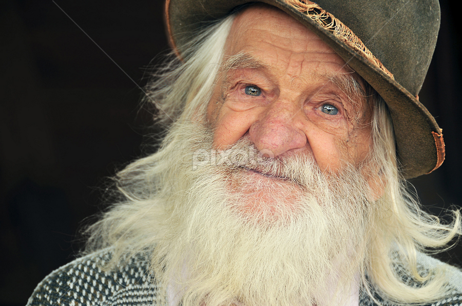 An entire life… as seen through those blue eyes | Portraits of Men | People  | Pixoto