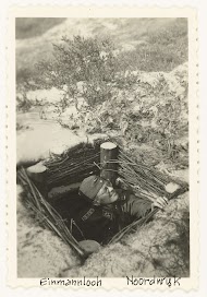 Duitse soldaat in "Einmannloch"