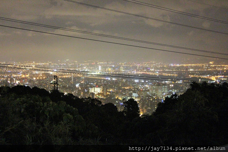 陽明山 夜。店Night Fever 美式料理搭配陽明山無敵夜景~