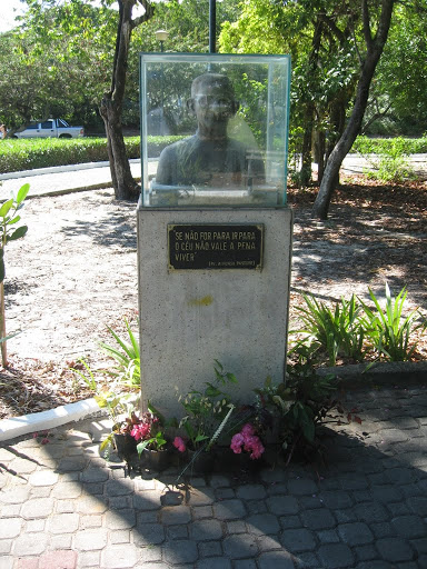 Busto Pe. Alfonso Pastore
